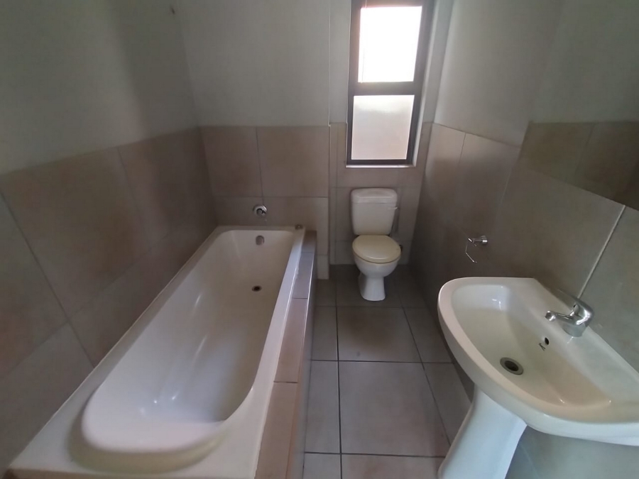 2 Bedroom Property for Sale in Goedeburg Gauteng