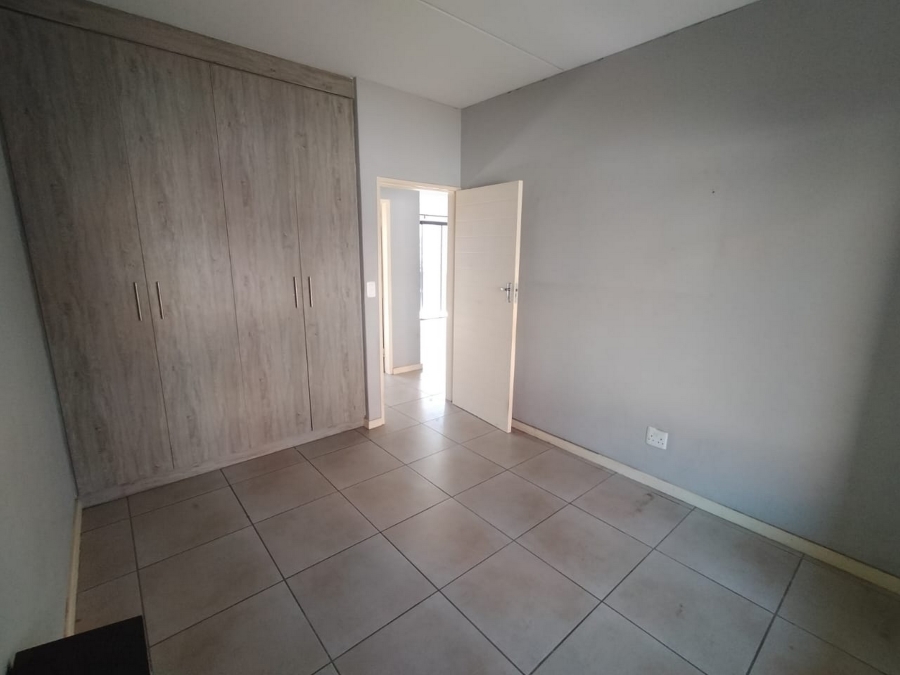2 Bedroom Property for Sale in Goedeburg Gauteng