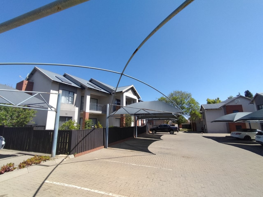 2 Bedroom Property for Sale in Goedeburg Gauteng