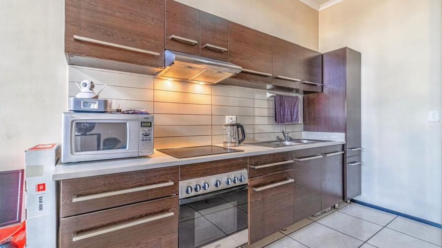 To Let 2 Bedroom Property for Rent in Greenstone Hill Gauteng