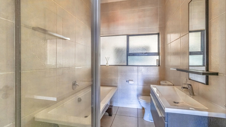 To Let 2 Bedroom Property for Rent in Greenstone Hill Gauteng