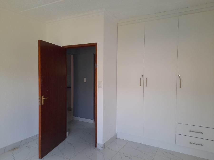 To Let 2 Bedroom Property for Rent in Carlswald North Estate Gauteng