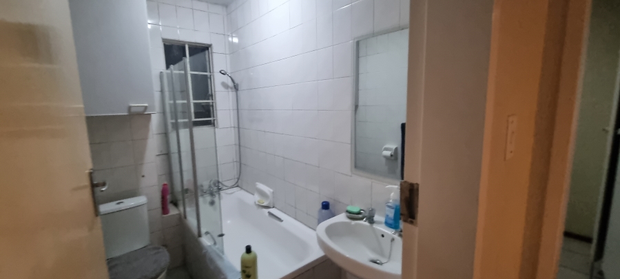 2 Bedroom Property for Sale in Newlands Gauteng