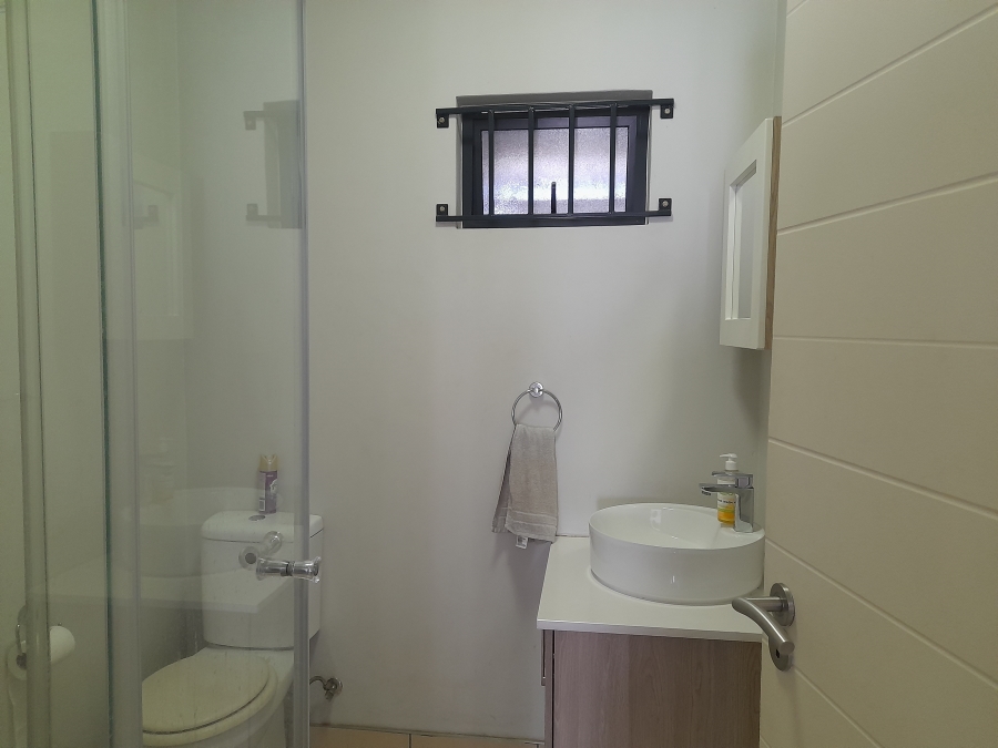 To Let 2 Bedroom Property for Rent in Halfway Gardens Gauteng