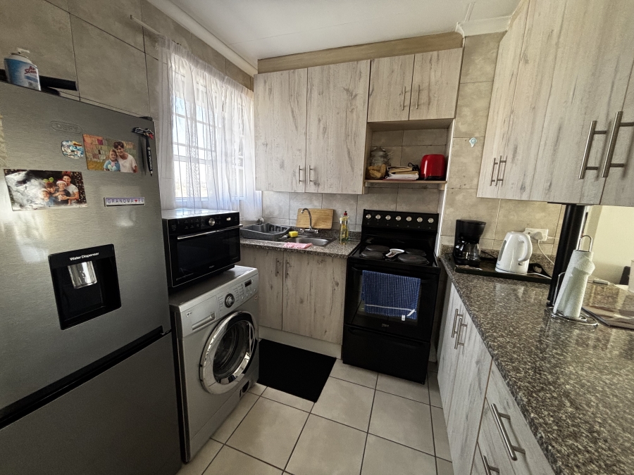 2 Bedroom Property for Sale in Verwoerdpark Gauteng