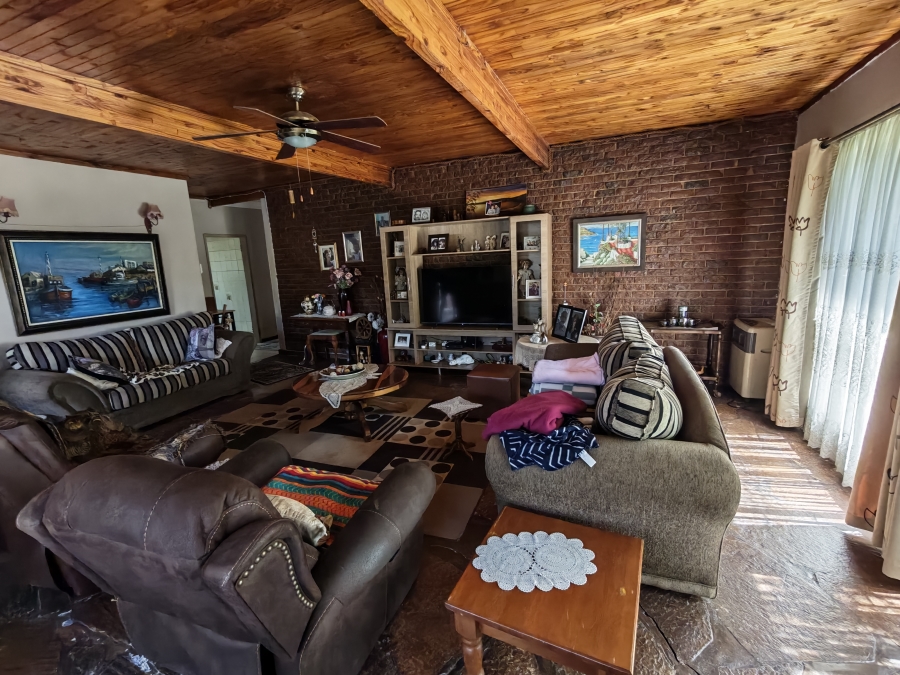 5 Bedroom Property for Sale in Dorandia Gauteng