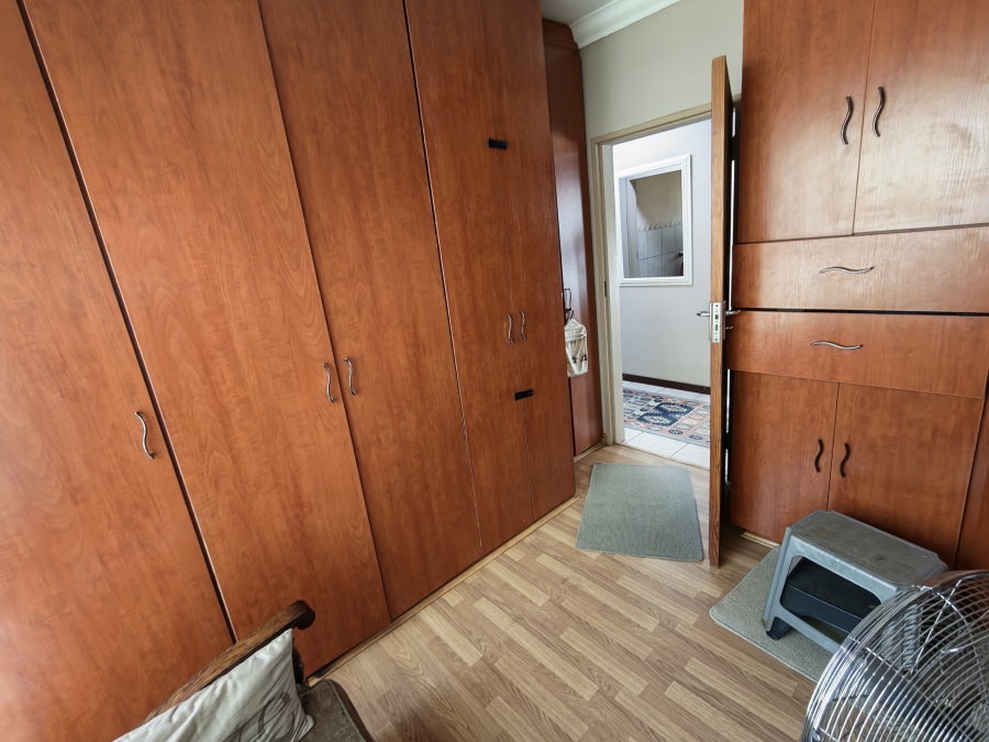5 Bedroom Property for Sale in Dorandia Gauteng