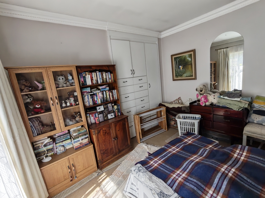 5 Bedroom Property for Sale in Dorandia Gauteng