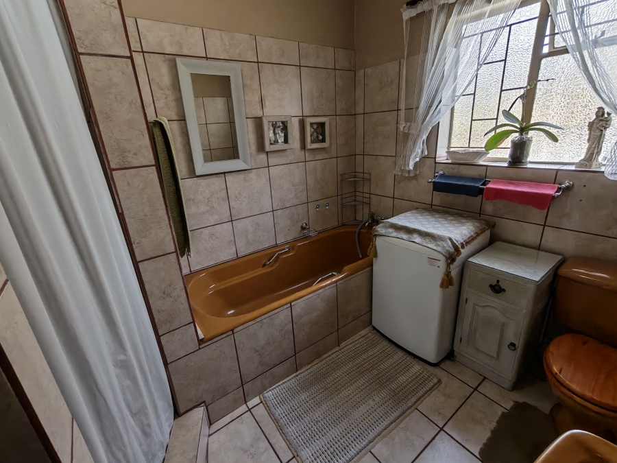 5 Bedroom Property for Sale in Dorandia Gauteng