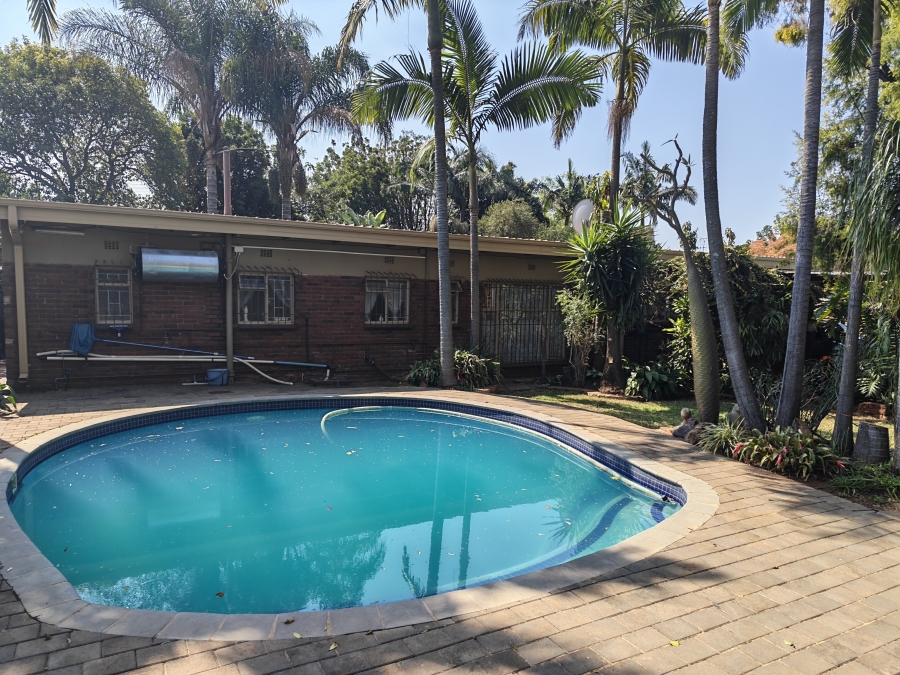 5 Bedroom Property for Sale in Dorandia Gauteng