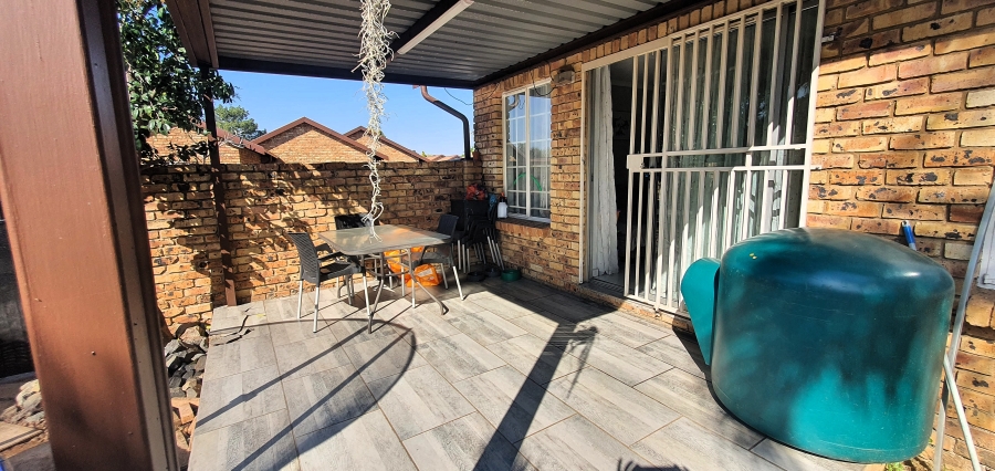 2 Bedroom Property for Sale in Equestria Gauteng