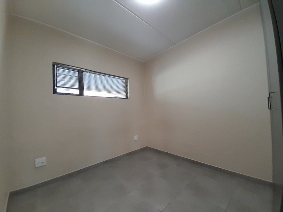 To Let 2 Bedroom Property for Rent in Vorna Valley Gauteng