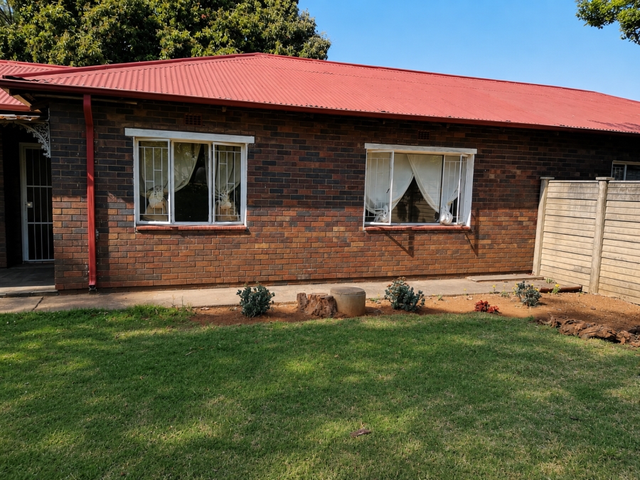 3 Bedroom Property for Sale in Vanderbijlpark Cw 6 Gauteng