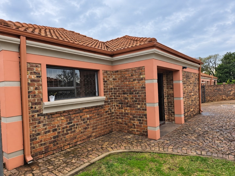 2 Bedroom Property for Sale in Kookrus Gauteng