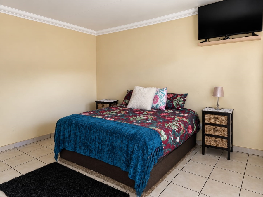 2 Bedroom Property for Sale in Kookrus Gauteng