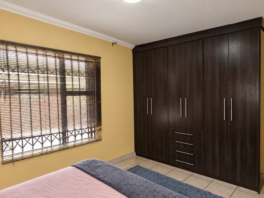 2 Bedroom Property for Sale in Kookrus Gauteng