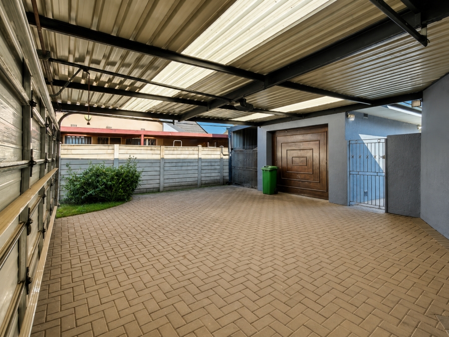 3 Bedroom Property for Sale in Risiville Gauteng