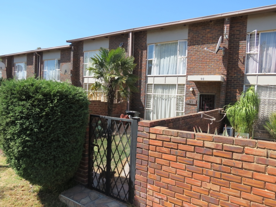3 Bedroom Property for Sale in Groblerpark Gauteng