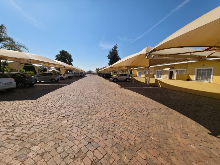 2 Bedroom Property for Sale in Kookrus Gauteng