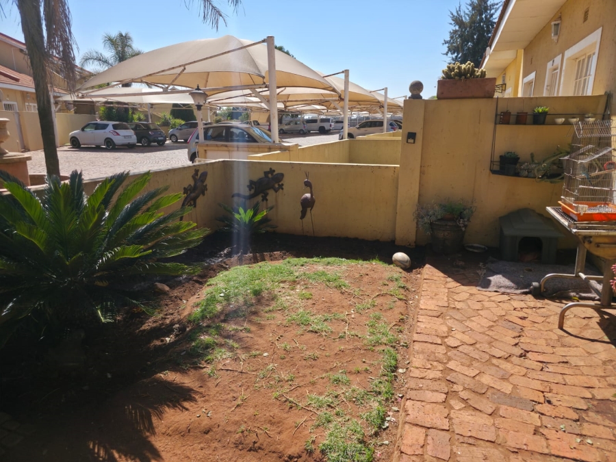 2 Bedroom Property for Sale in Kookrus Gauteng