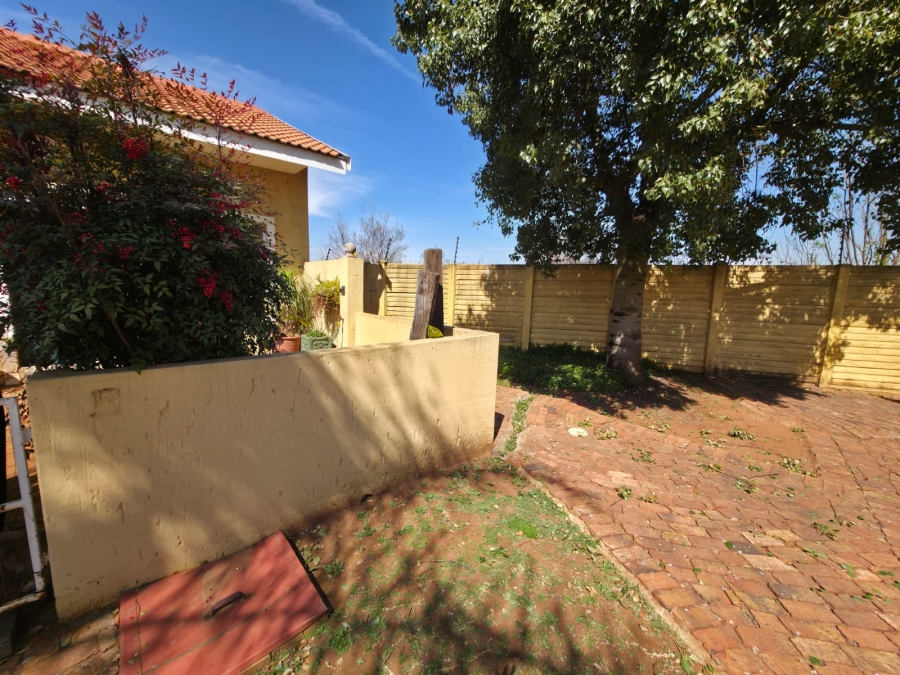 2 Bedroom Property for Sale in Kookrus Gauteng