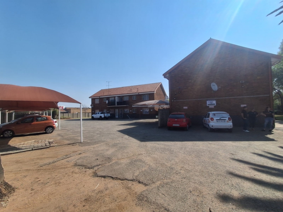 2 Bedroom Property for Sale in Three Rivers Gauteng
