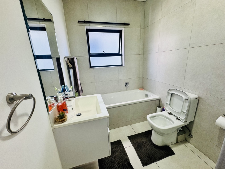 2 Bedroom Property for Sale in Maroeladal Gauteng