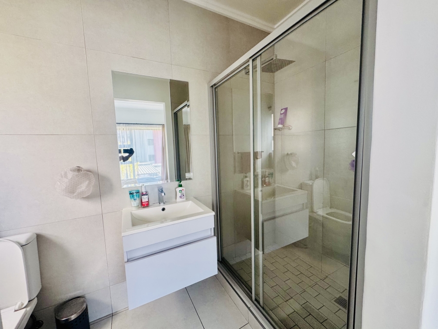 2 Bedroom Property for Sale in Maroeladal Gauteng