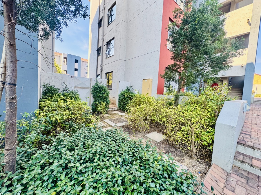2 Bedroom Property for Sale in Maroeladal Gauteng