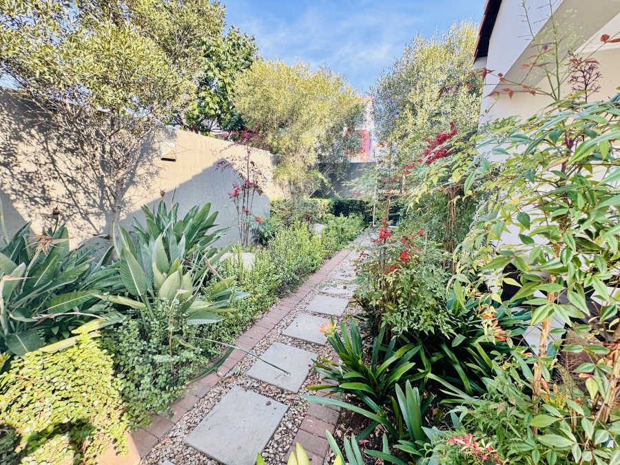 2 Bedroom Property for Sale in Maroeladal Gauteng