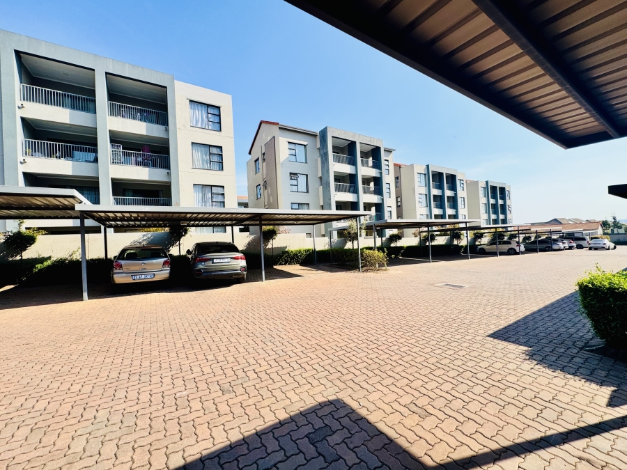 2 Bedroom Property for Sale in Maroeladal Gauteng