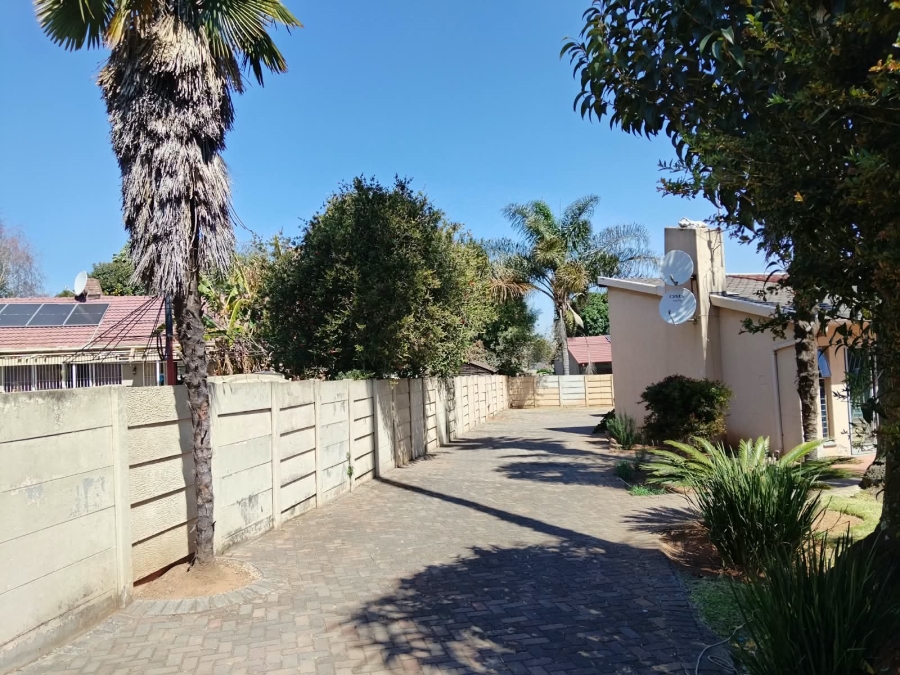 3 Bedroom Property for Sale in Birch Acres Gauteng