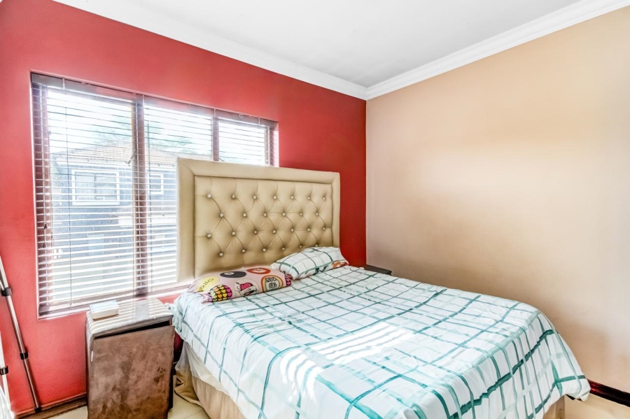 4 Bedroom Property for Sale in Thatchfield Cresent Gauteng