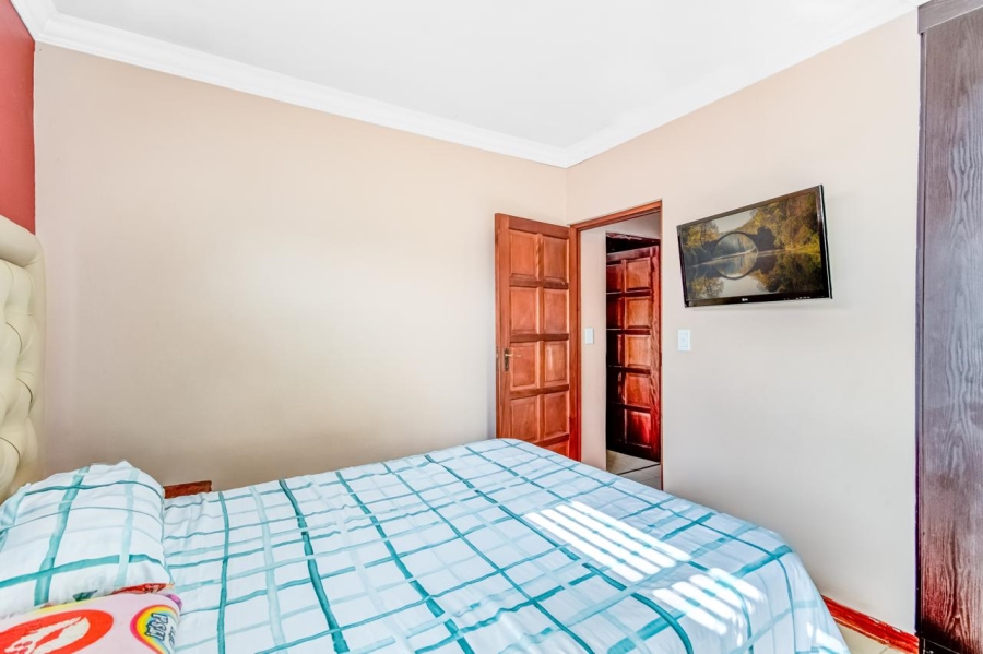 4 Bedroom Property for Sale in Thatchfield Cresent Gauteng
