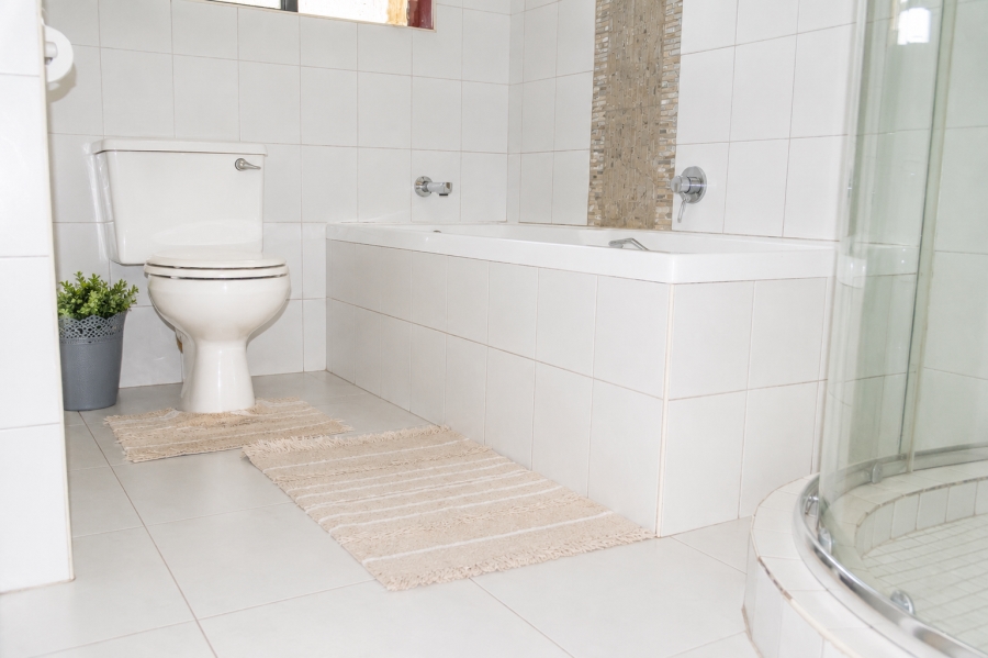 3 Bedroom Property for Sale in Farrarmere Gauteng