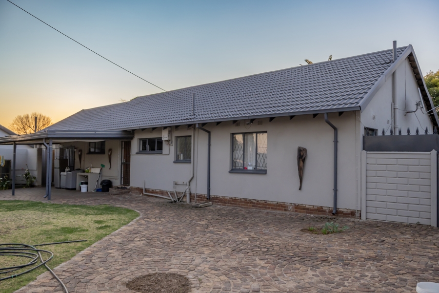 3 Bedroom Property for Sale in Farrarmere Gauteng