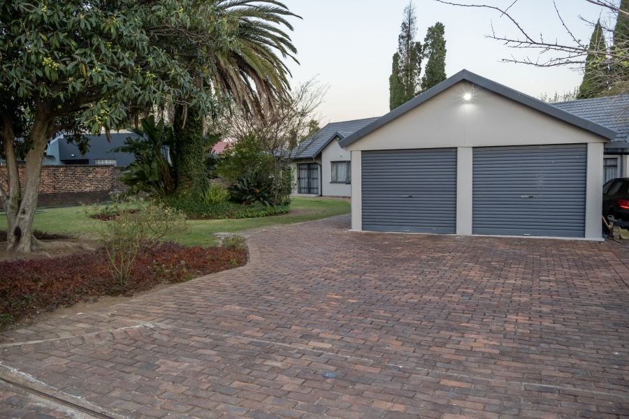 3 Bedroom Property for Sale in Farrarmere Gauteng