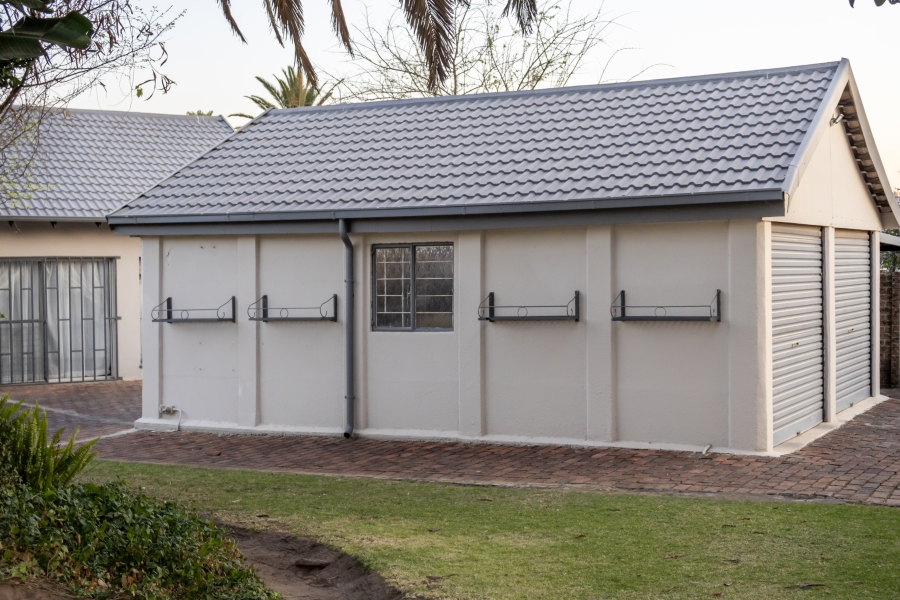 3 Bedroom Property for Sale in Farrarmere Gauteng