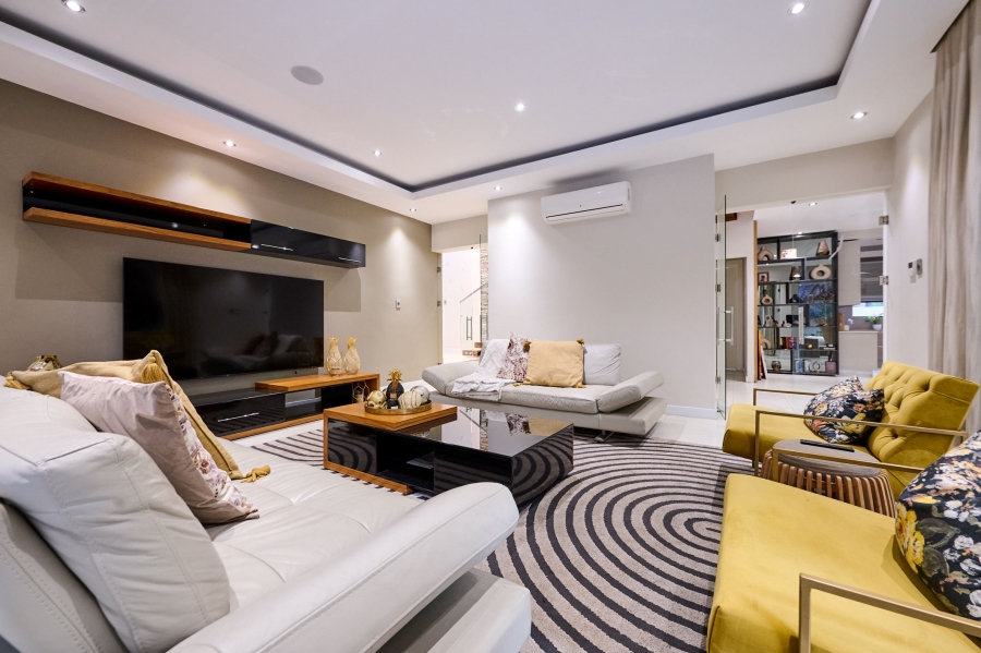 6 Bedroom Property for Sale in Waterfall Country Estate Gauteng