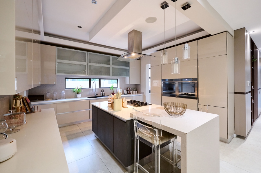 6 Bedroom Property for Sale in Waterfall Country Estate Gauteng