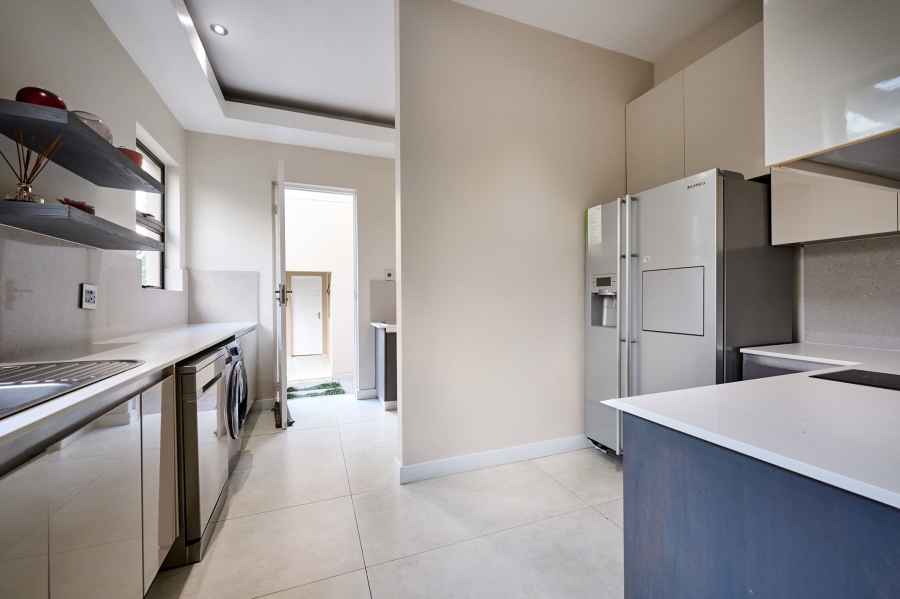 6 Bedroom Property for Sale in Waterfall Country Estate Gauteng