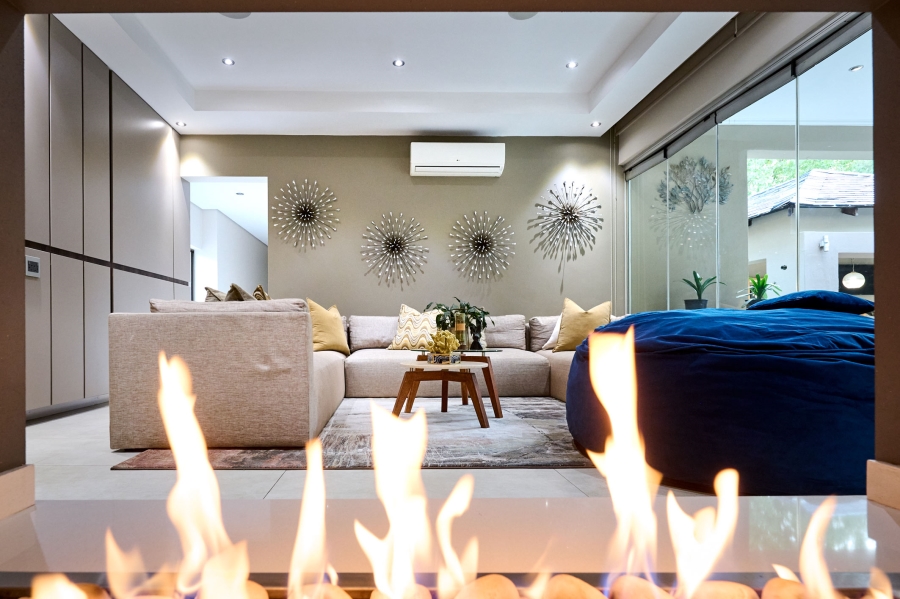 6 Bedroom Property for Sale in Waterfall Country Estate Gauteng
