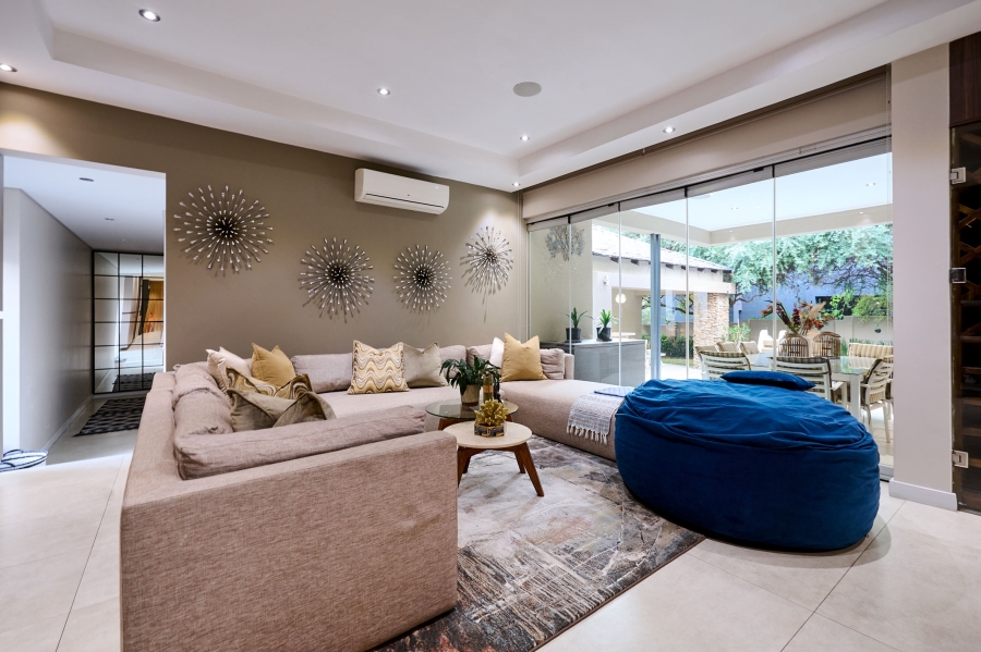 6 Bedroom Property for Sale in Waterfall Country Estate Gauteng