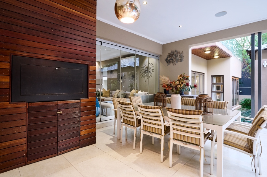 6 Bedroom Property for Sale in Waterfall Country Estate Gauteng