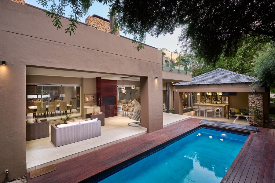 6 Bedroom Property for Sale in Waterfall Country Estate Gauteng