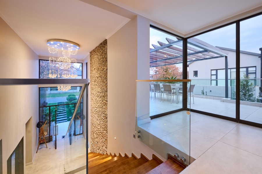 6 Bedroom Property for Sale in Waterfall Country Estate Gauteng