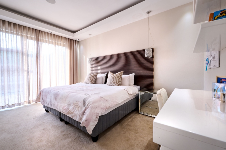 6 Bedroom Property for Sale in Waterfall Country Estate Gauteng