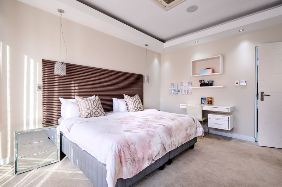 6 Bedroom Property for Sale in Waterfall Country Estate Gauteng