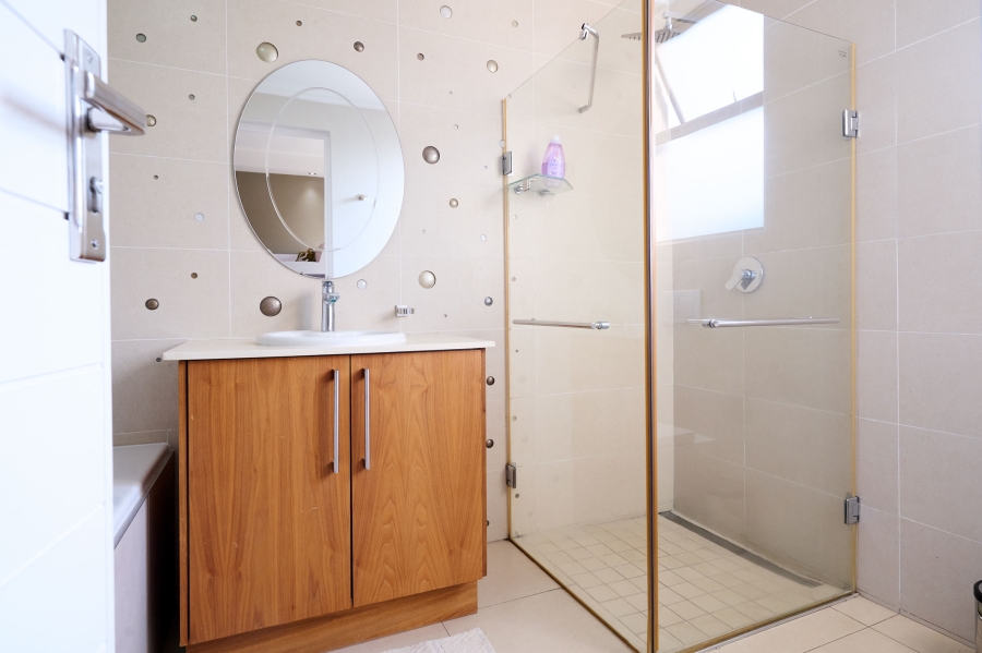 6 Bedroom Property for Sale in Waterfall Country Estate Gauteng