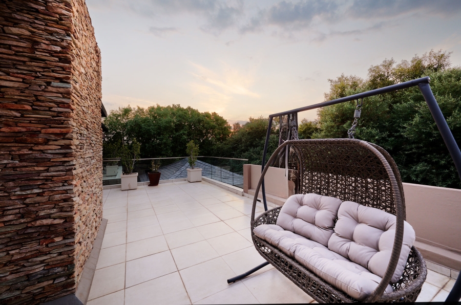 6 Bedroom Property for Sale in Waterfall Country Estate Gauteng